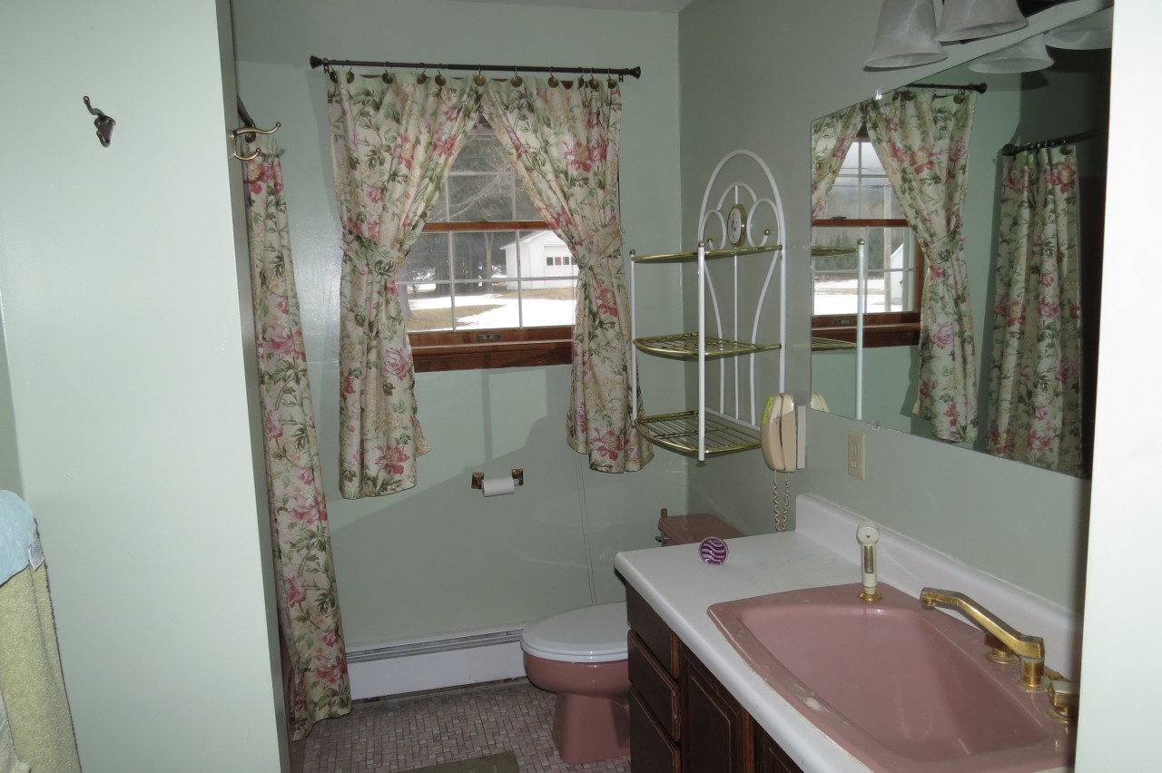 182 East Road Adams, MA 01220 - Photo 13 of 33 Bathroom 1st floor
