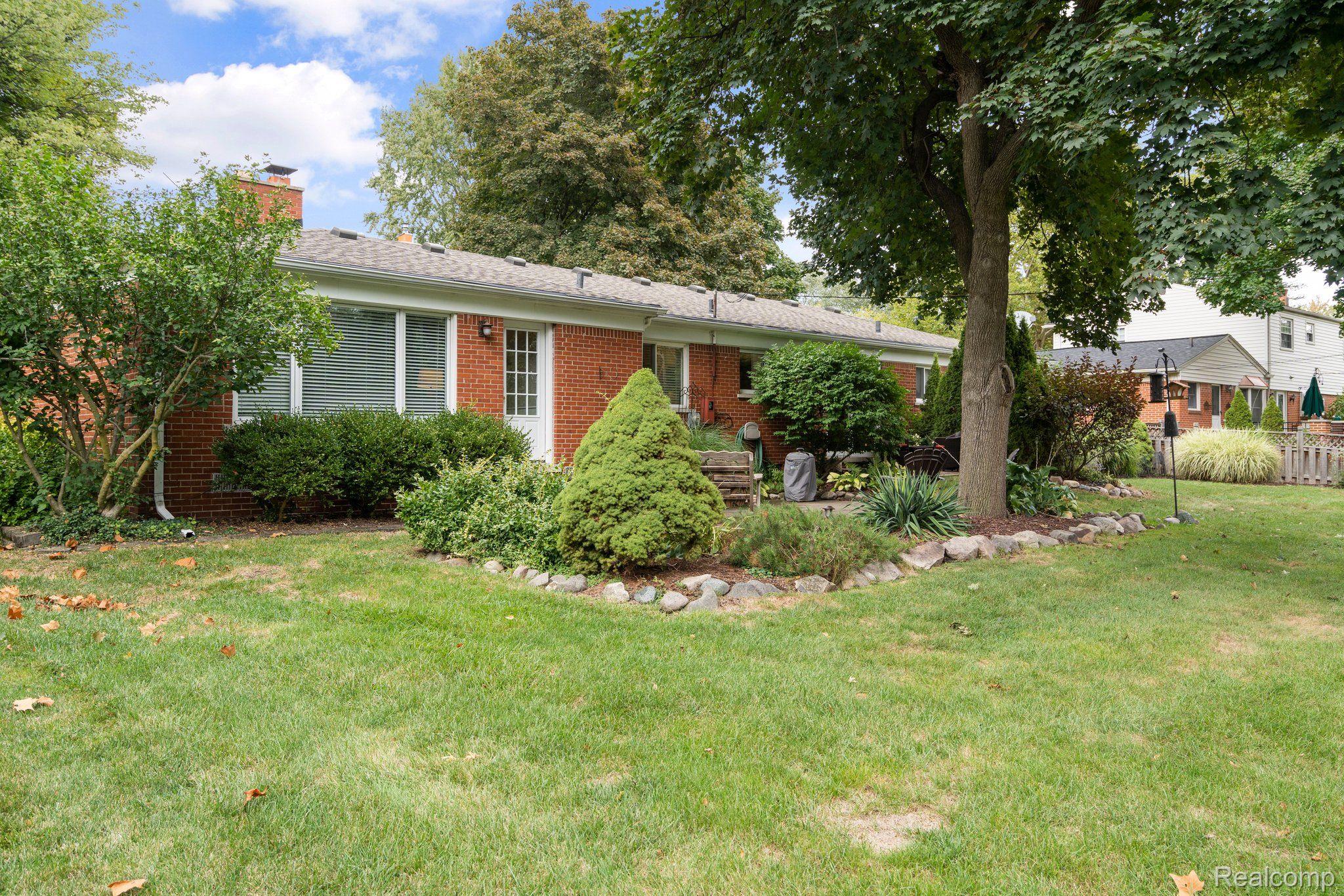 32365 Farmersville Road Farmington, MI 48334 - Photo 45 of 52 Gallery Image 45