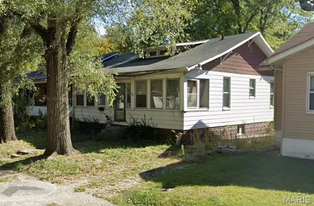 $12,000 | 5612 Portland Place, East St. Louis, IL 62204