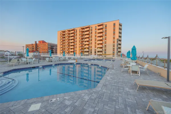 $3,200 | 360 Shore Road, Unit 7C, Long Beach, NY 11561