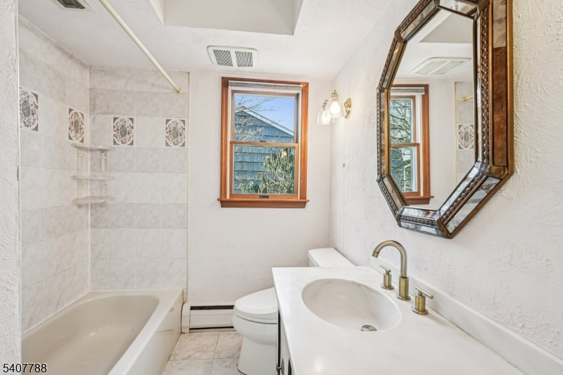 286 Carentan Road Hopatcong, NJ 07843 - Photo 15 of 49