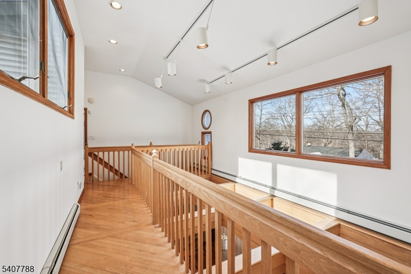 286 Carentan Road Hopatcong, NJ 07843 - Photo 20 of 49