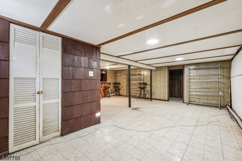 286 Carentan Road Hopatcong, NJ 07843 - Photo 38 of 49