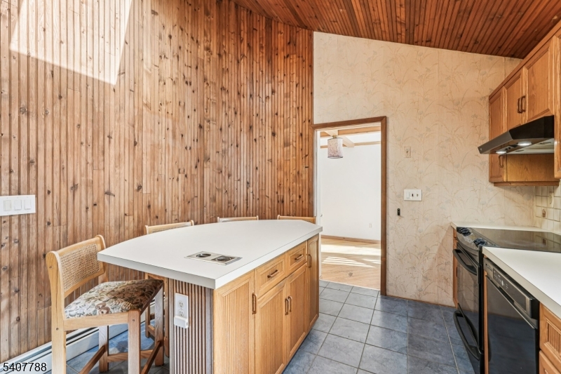 286 Carentan Road Hopatcong, NJ 07843 - Photo 7 of 49