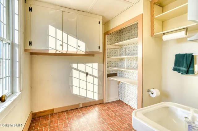 $545,000 | 64 Hewins Street, Sheffield, MA 01257