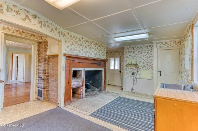 $545,000 | 64 Hewins Street, Sheffield, MA 01257