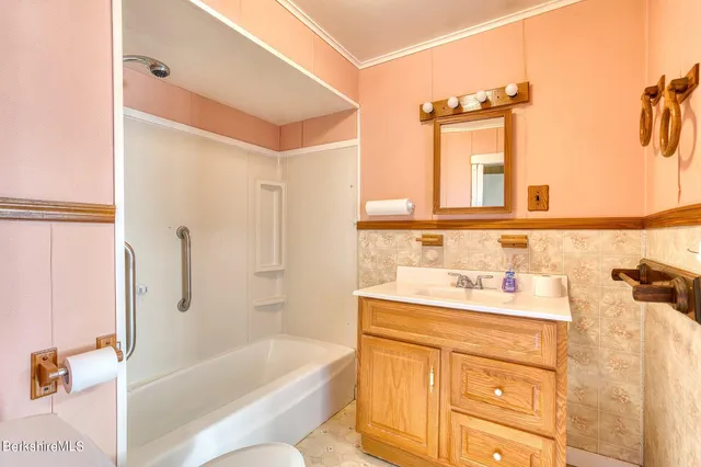 $545,000 | 64 Hewins Street, Sheffield, MA 01257