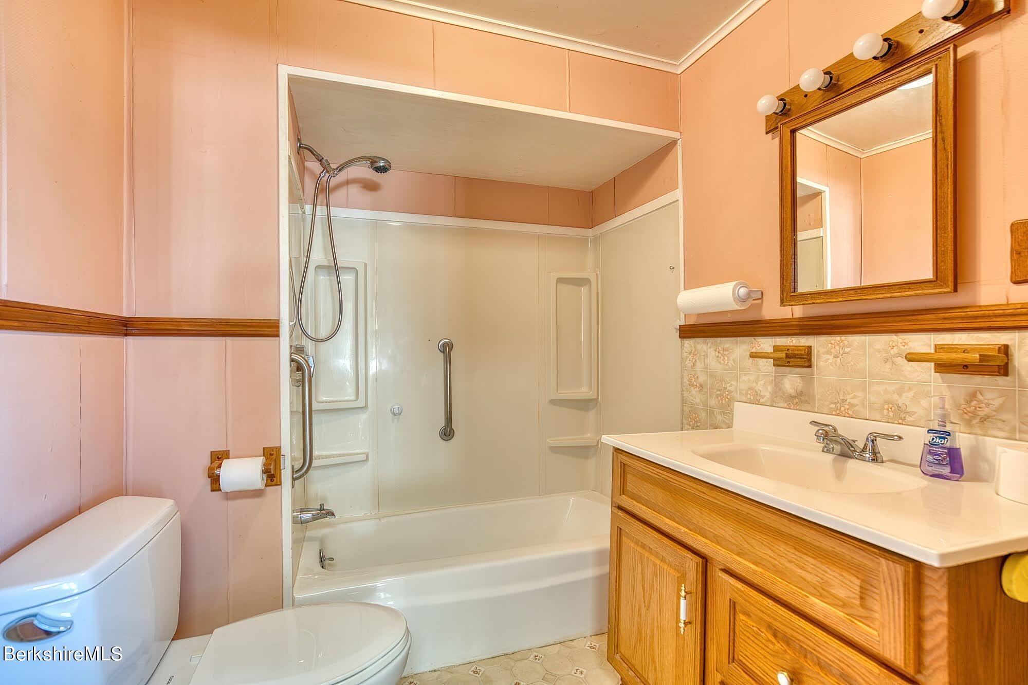 64 Hewins Street Sheffield, MA 01257 - Photo 37 of 53 35 bath 3