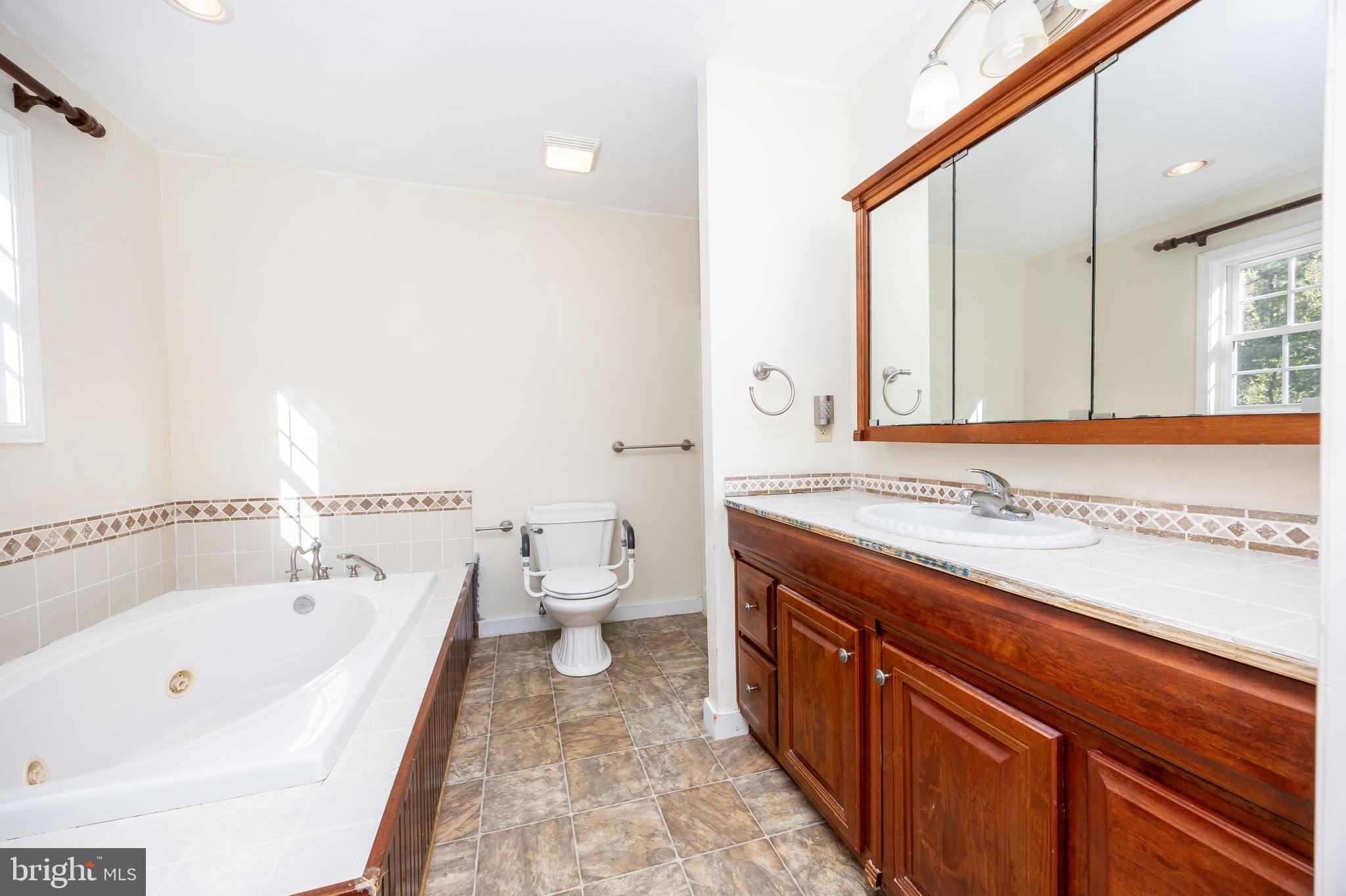 3221 Boone Road Crisfield, MD 21817 - Photo 30 of 56 Primary Bathroom