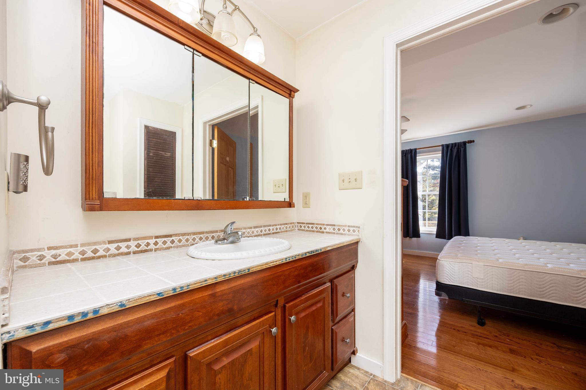 3221 Boone Road Crisfield, MD 21817 - Photo 32 of 56 Primary Bathroom