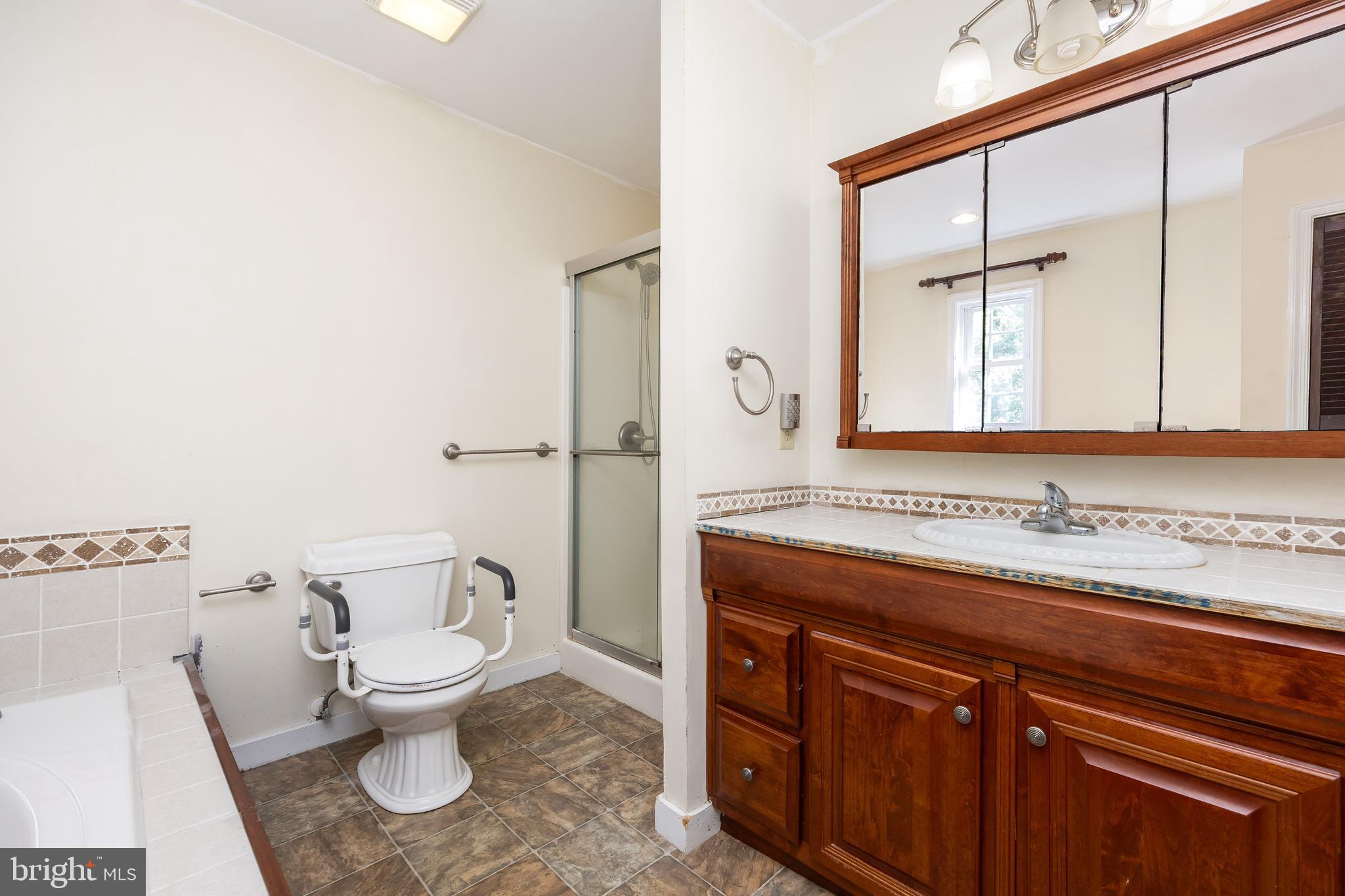 3221 Boone Road Crisfield, MD 21817 - Photo 33 of 56 Primary Bathroom