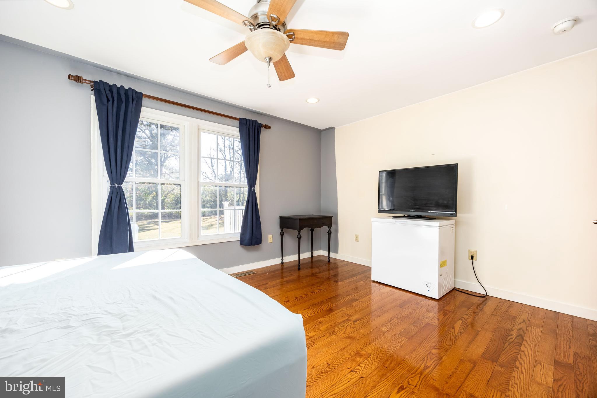 3221 Boone Road Crisfield, MD 21817 - Photo 42 of 56 3rd Bedroom