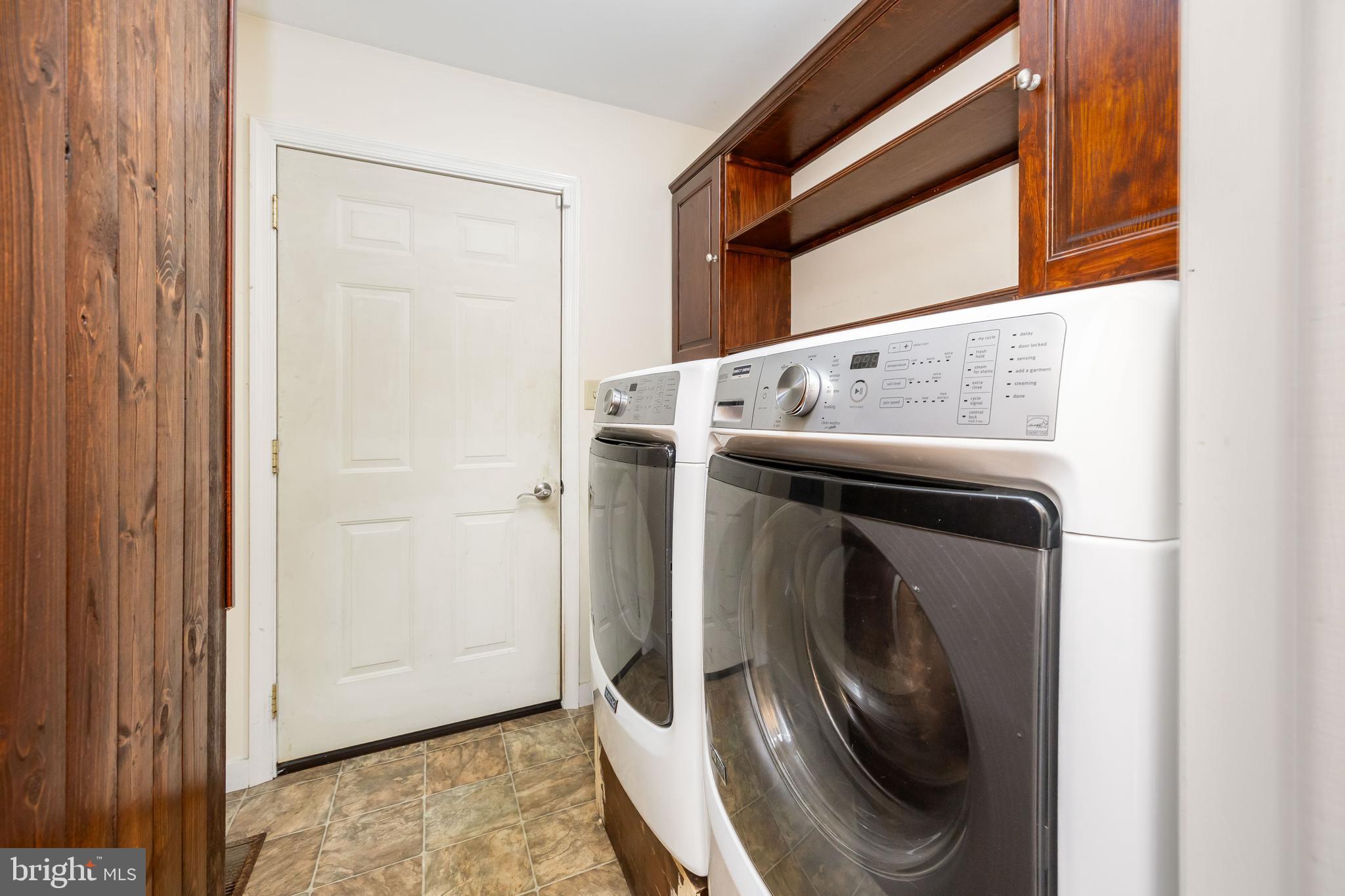 3221 Boone Road Crisfield, MD 21817 - Photo 45 of 56 Laundry Room & Door to 2 Car Garage