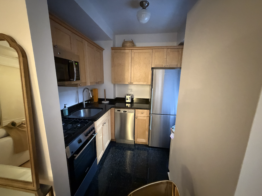 35 Christopher Street, Unit 4D Manhattan, NY 10014 - Photo 3 of 10