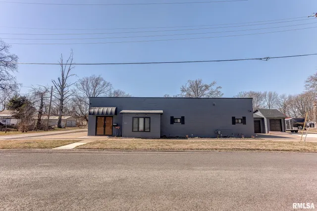 $207,500 | 424 North College Street, Centralia, IL 62801