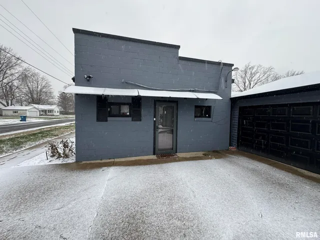 $207,500 | 424 North College Street, Centralia, IL 62801