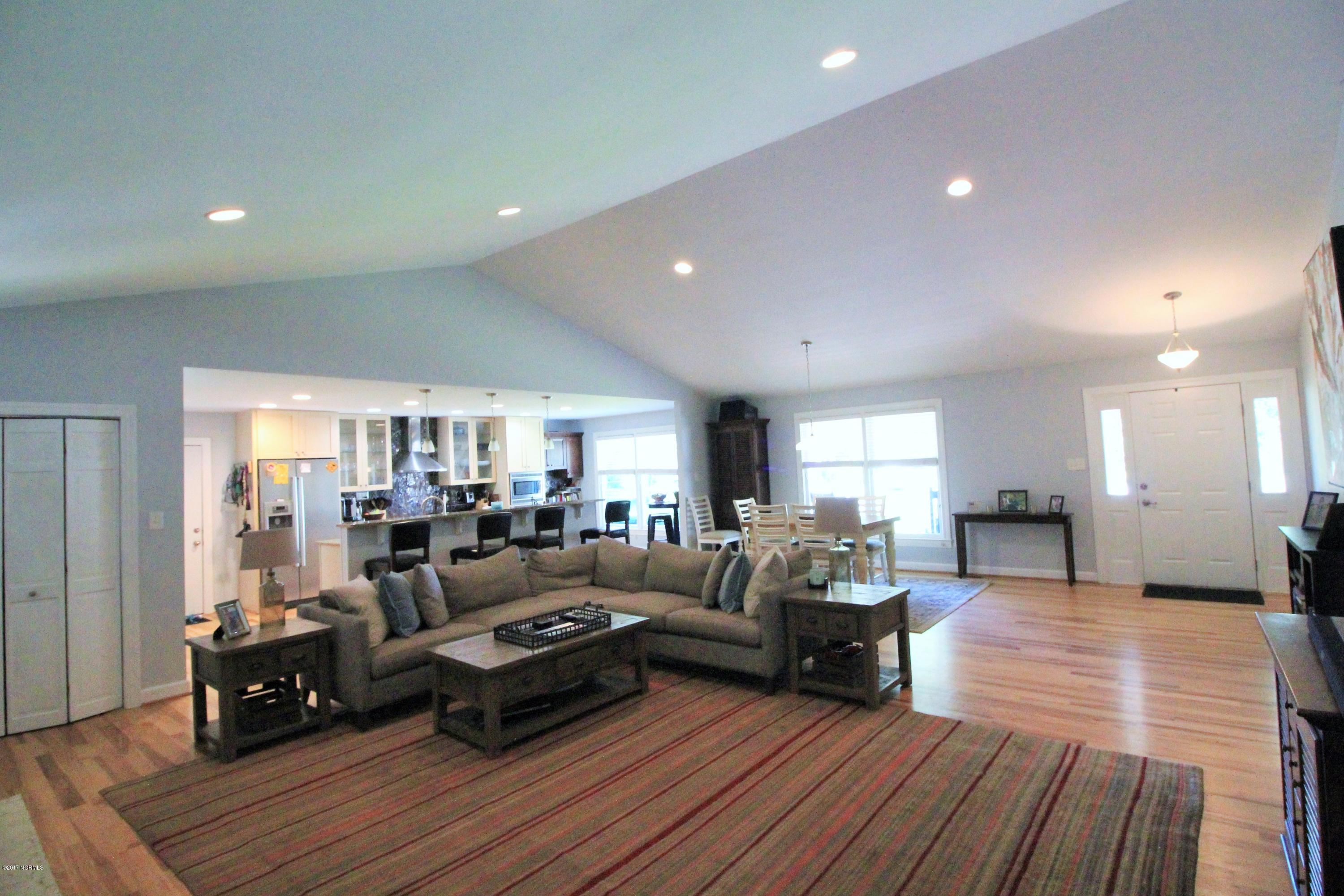 321 Buccaneer Road Wilmington, NC 28409 - Photo 5 of 21 IMG_3599