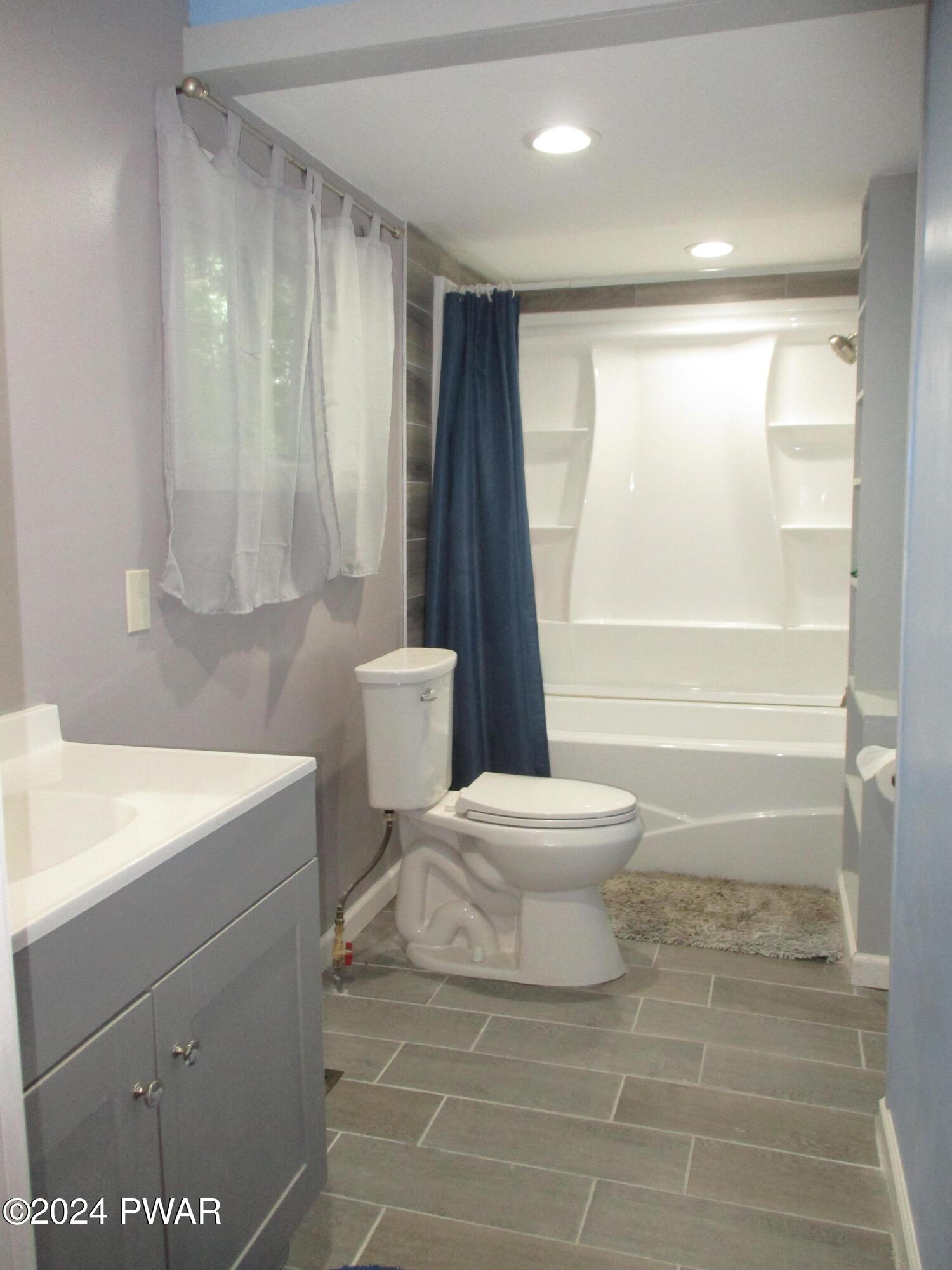 258 Well Road Greeley, PA 18425 - Photo 11 of 15 Primary Bath
