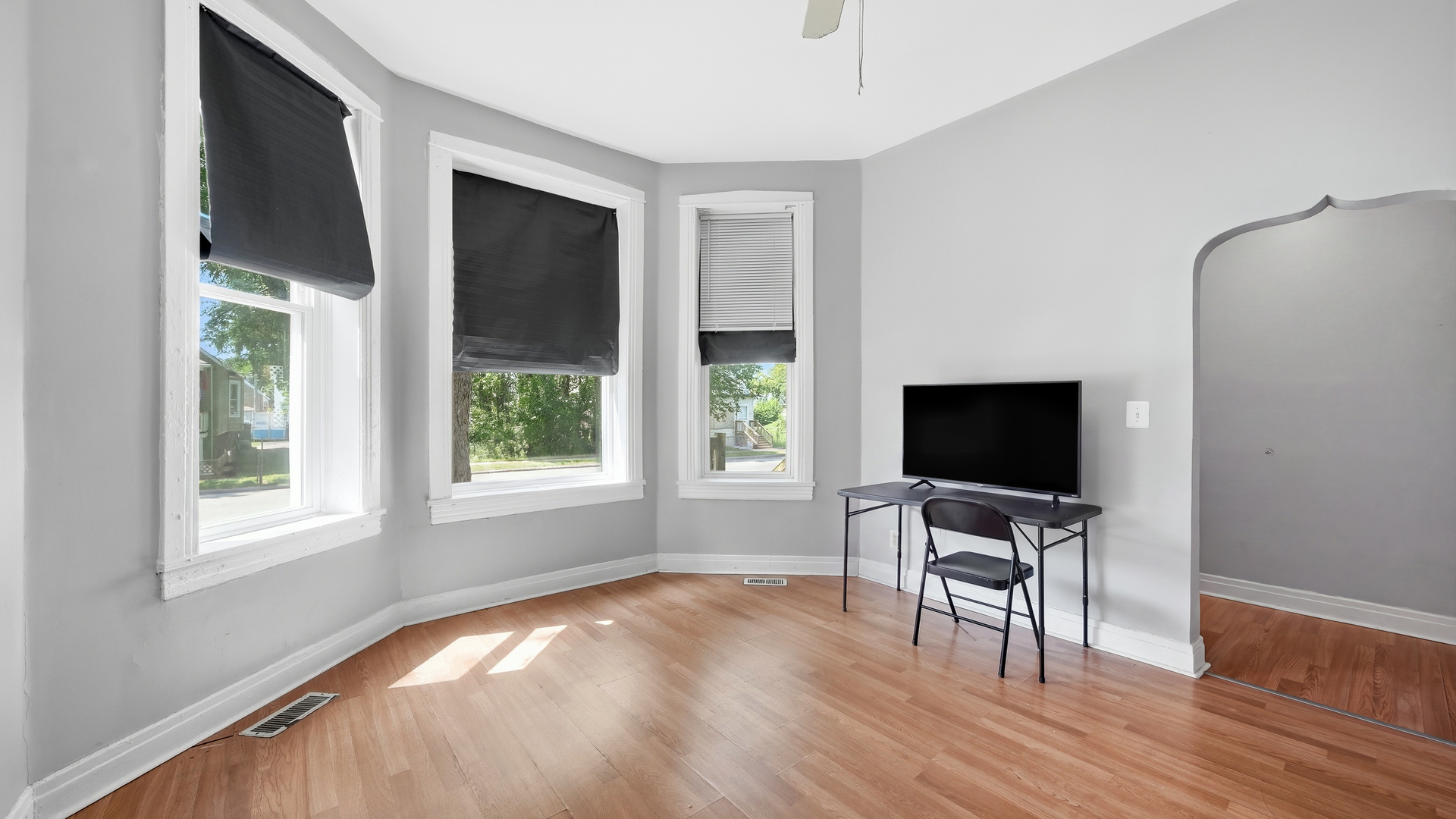 7213 South Green Street Chicago, IL 60621 - Photo 3 of 24 Gallery Image 3