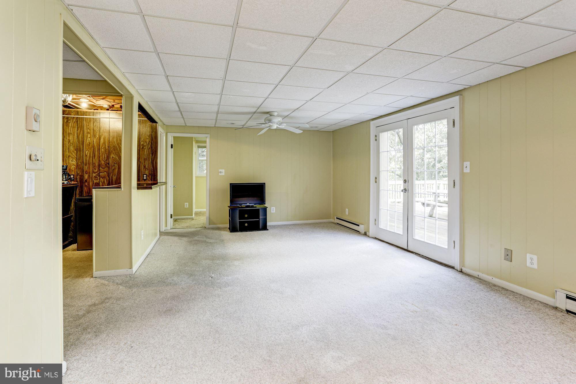 3686 Ridgeview Road Ijamsville, MD 21754 - Photo 17 of 34 Family Room
