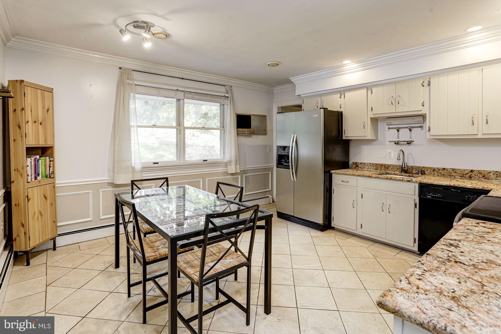 3686 Ridgeview Road Ijamsville, MD 21754 - Photo 6 of 34 Eat-In Kitchen