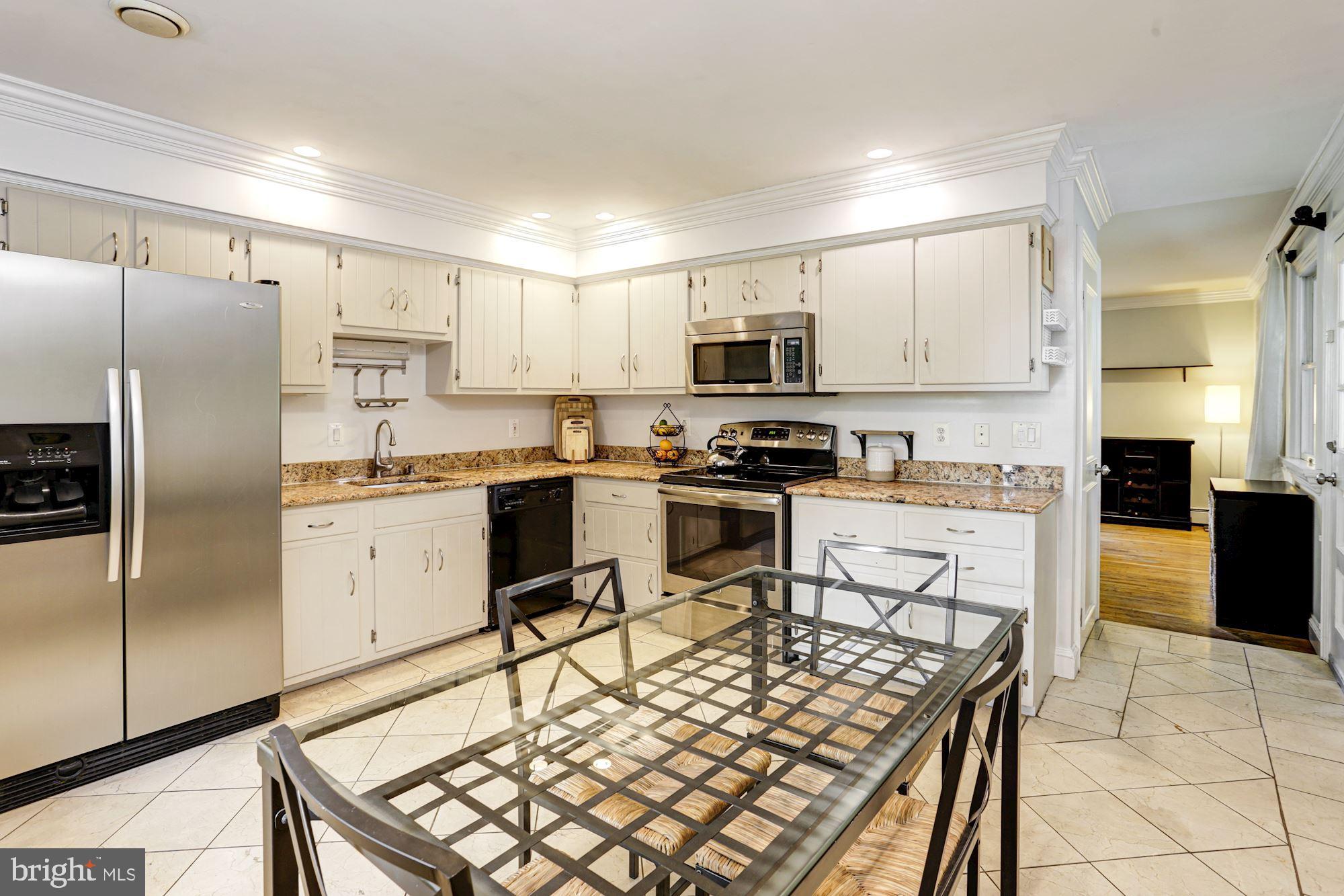 3686 Ridgeview Road Ijamsville, MD 21754 - Photo 8 of 34 Eat-In Kitchen