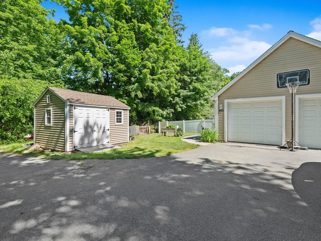 750 Northfield Road Lunenburg, MA 01462 - Photo 4 of 42