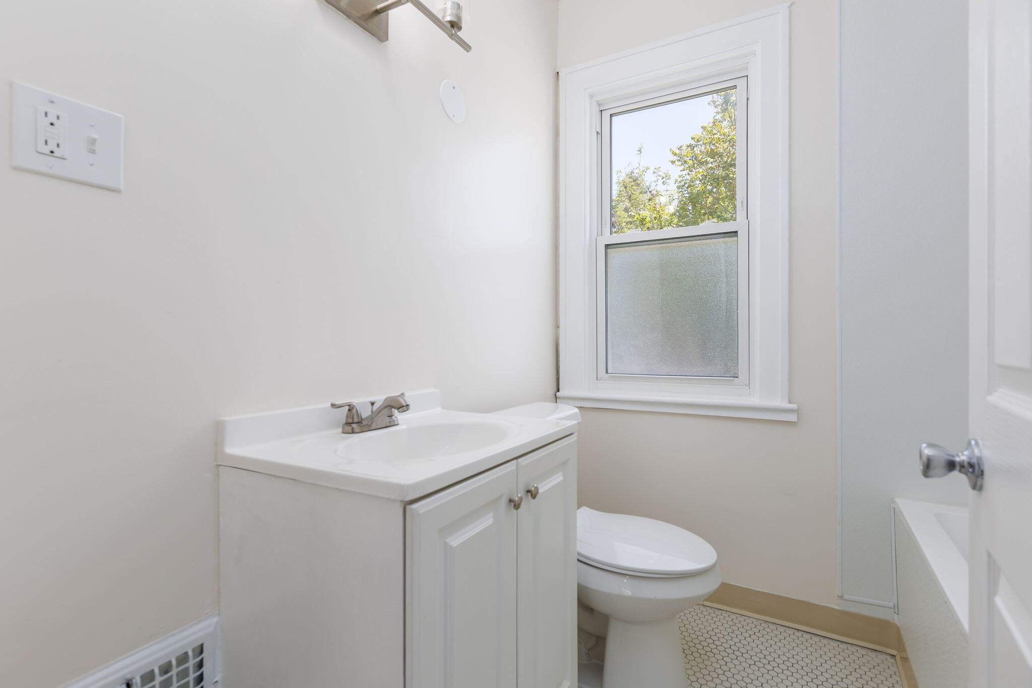 7359 Engleman Street Center Line, MI 48015 - Photo 20 of 23 18-web-or-mls-7359 Engleman (13 of 19)
