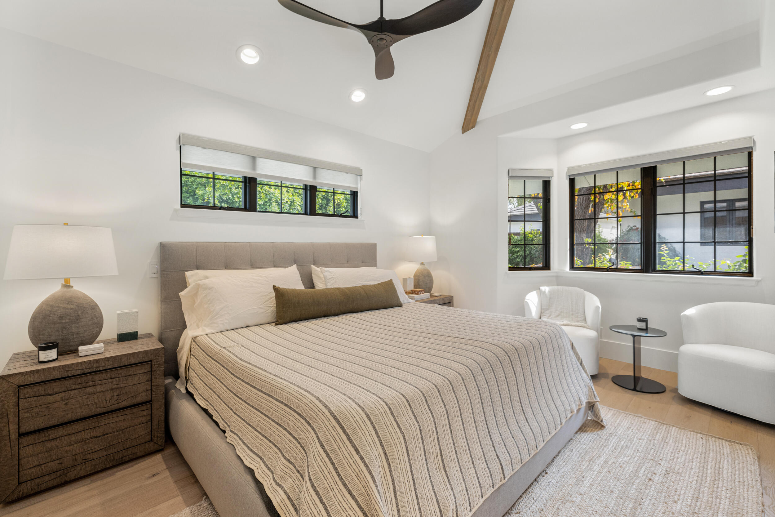 72420 Silver Spur Lane Rancho Mirage, CA 92270 - Photo 33 of 86 a bedroom with a bed and wooden floor