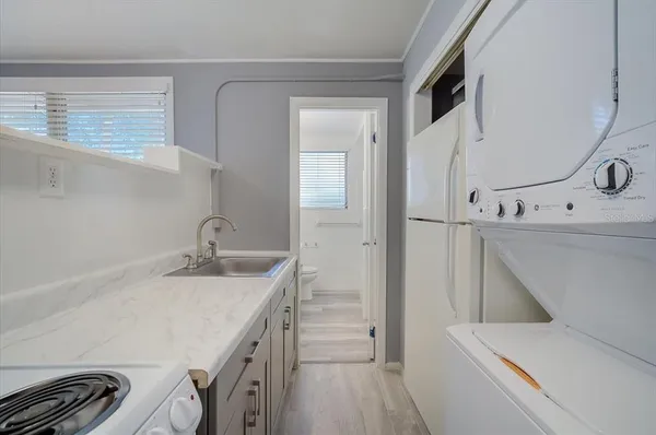 $1,300 | 1223 Cocoanut Avenue, Sarasota, FL 34236