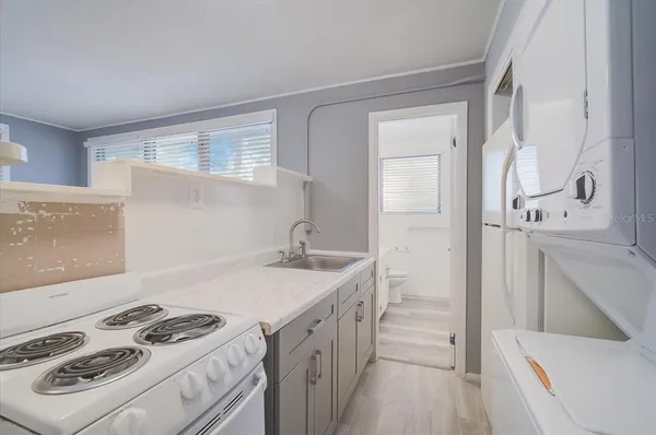 $1,300 | 1223 Cocoanut Avenue, Sarasota, FL 34236