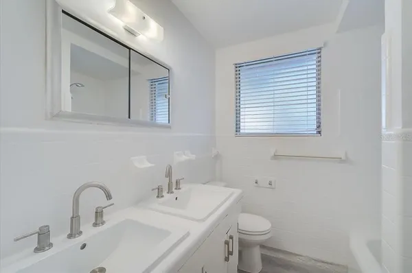 $1,300 | 1223 Cocoanut Avenue, Sarasota, FL 34236