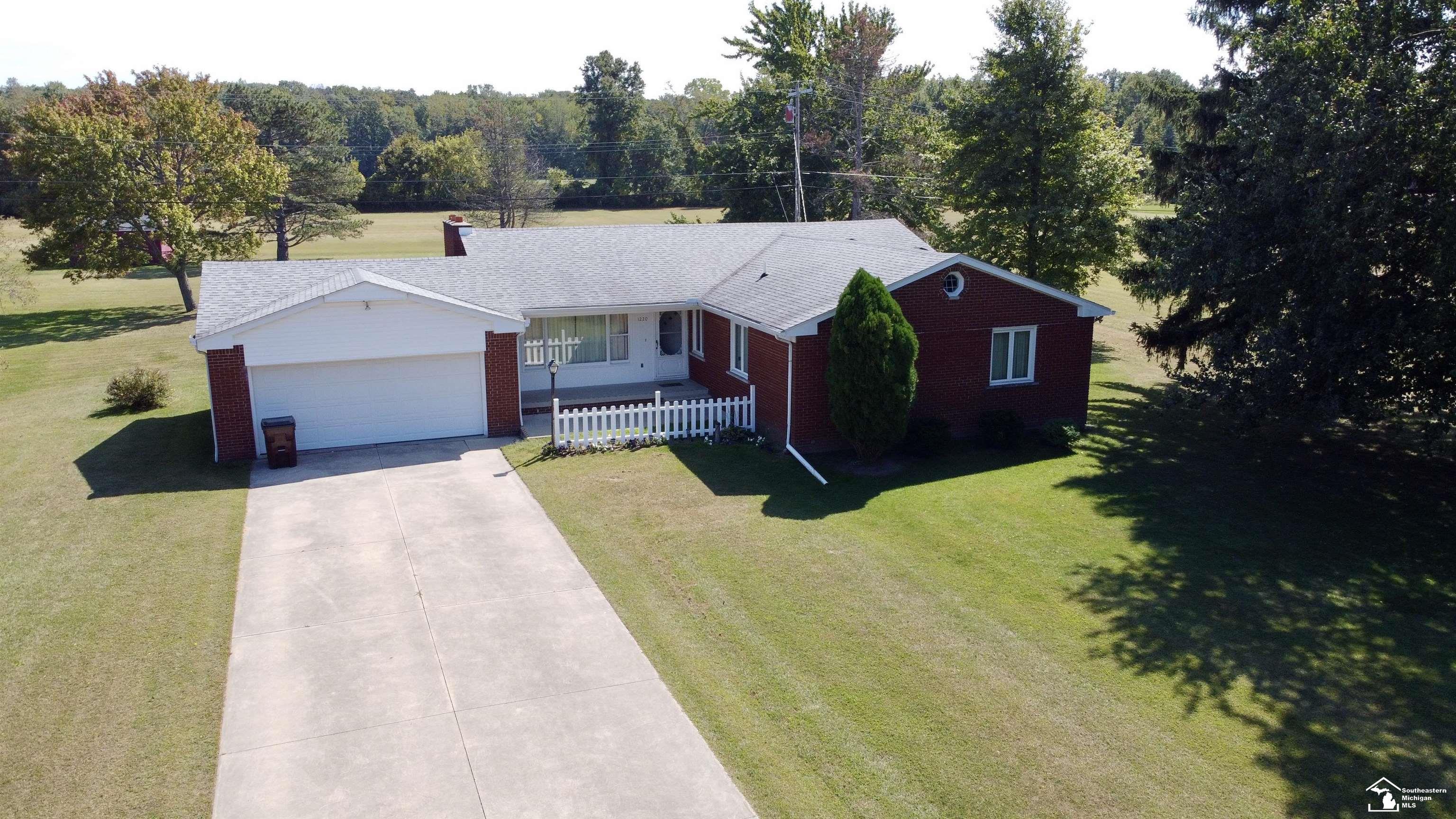 1220 North Raisinville Road Monroe, MI 48162 - Photo 3 of 40 50176511-69FA80F8-0E23-400D-9378-7E93072F7227.JPG
