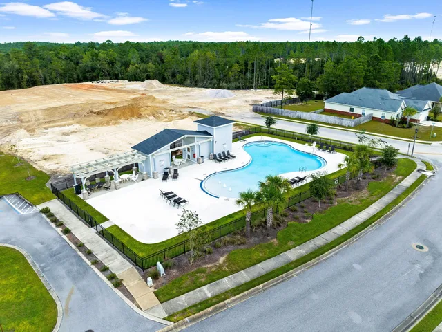 $2,500 | 462 Whispering Creek Avenue, Freeport, FL 32439