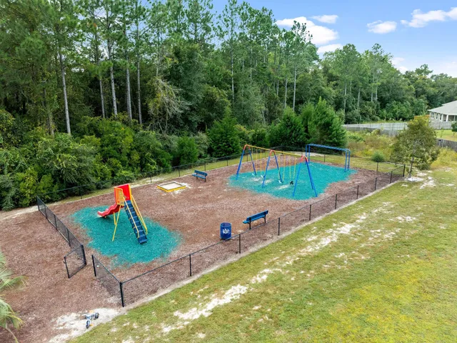 $2,500 | 462 Whispering Creek Avenue, Freeport, FL 32439