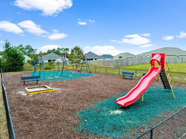 $2,500 | 462 Whispering Creek Avenue, Freeport, FL 32439