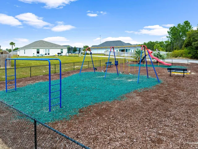 $2,500 | 462 Whispering Creek Avenue, Freeport, FL 32439