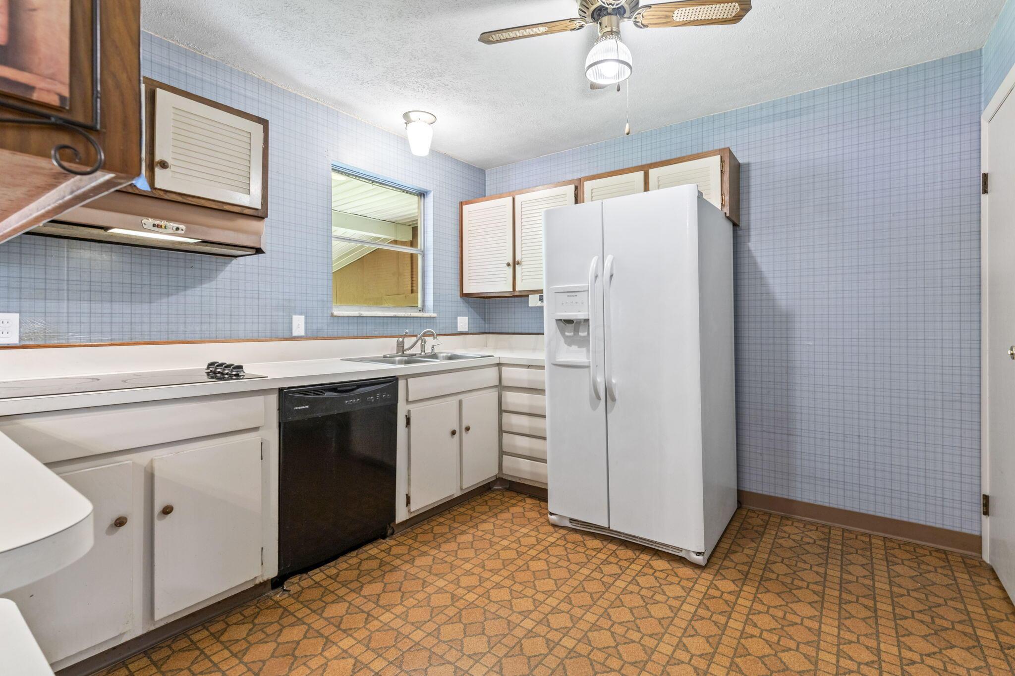 1442 Fullen Road Columbus, OH 43229 - Photo 15 of 46 Kitchen