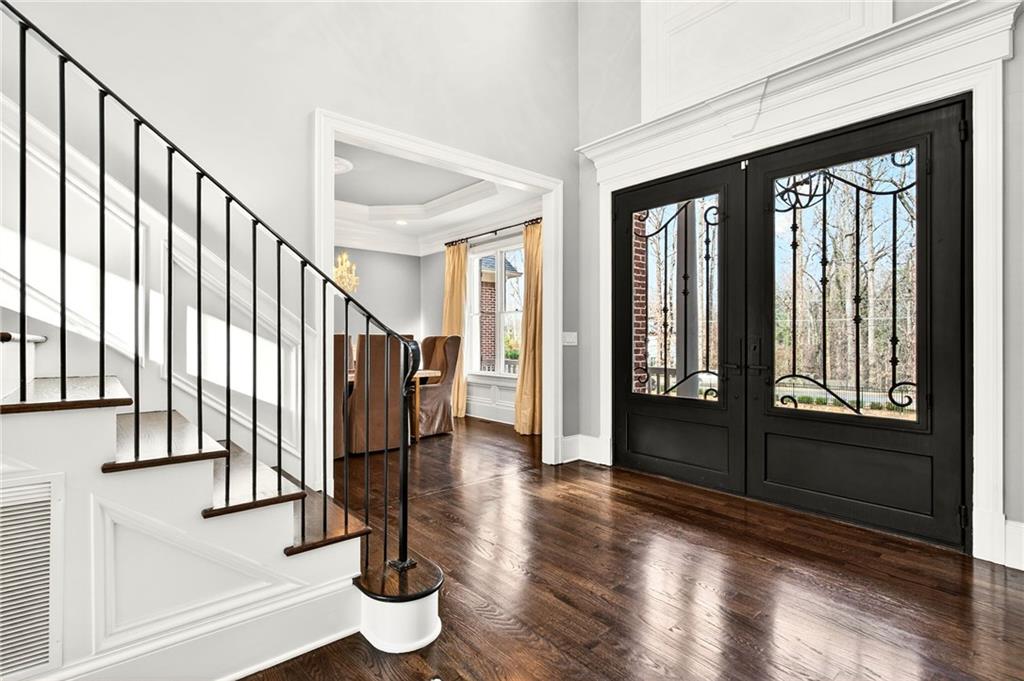 5759 Riverside Drive Atlanta, GA 30327 - Photo 3 of 46