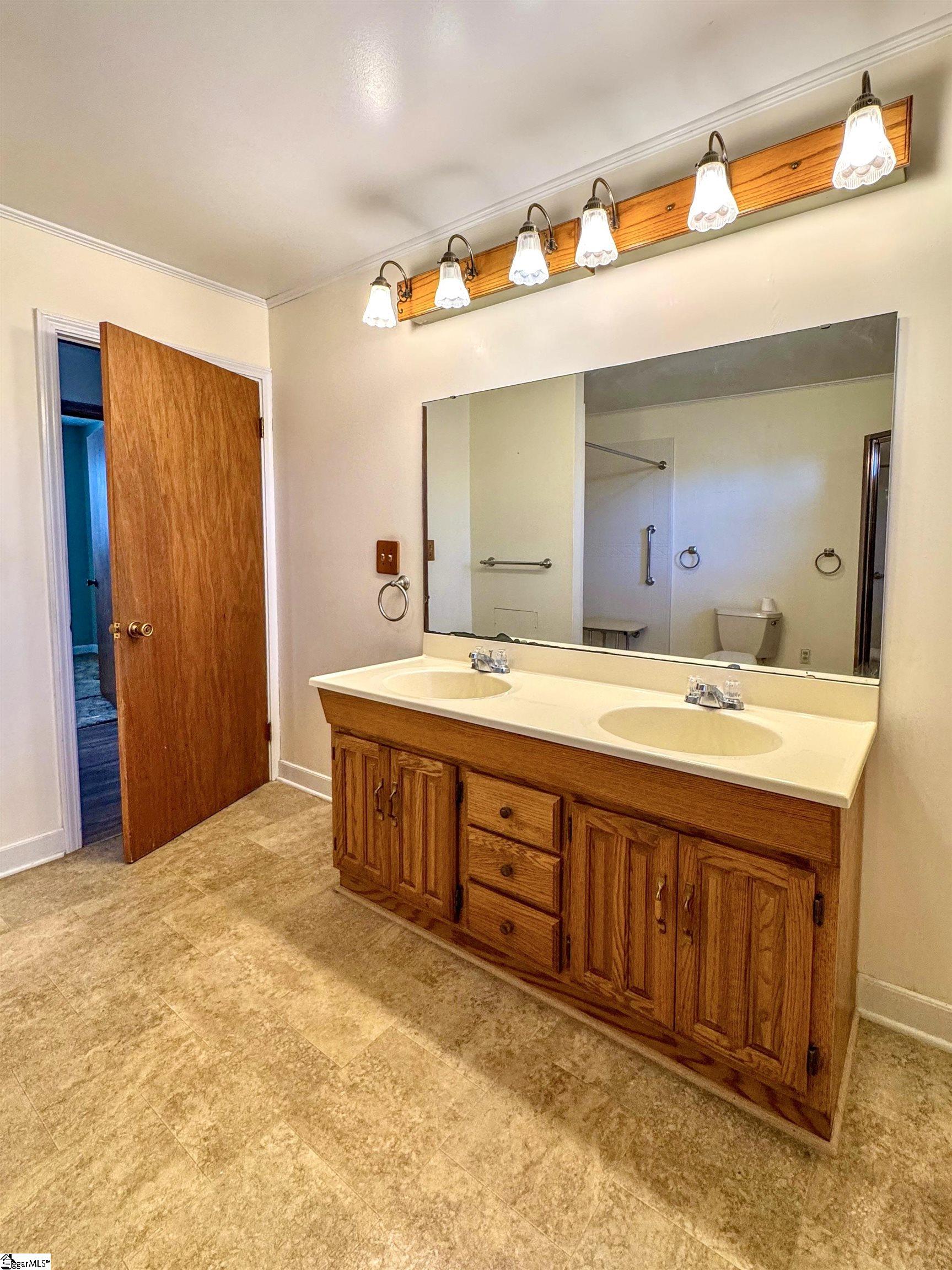 1460 Henderson Road Gray Court, SC 29645 - Photo 14 of 19 Gallery Image 14
