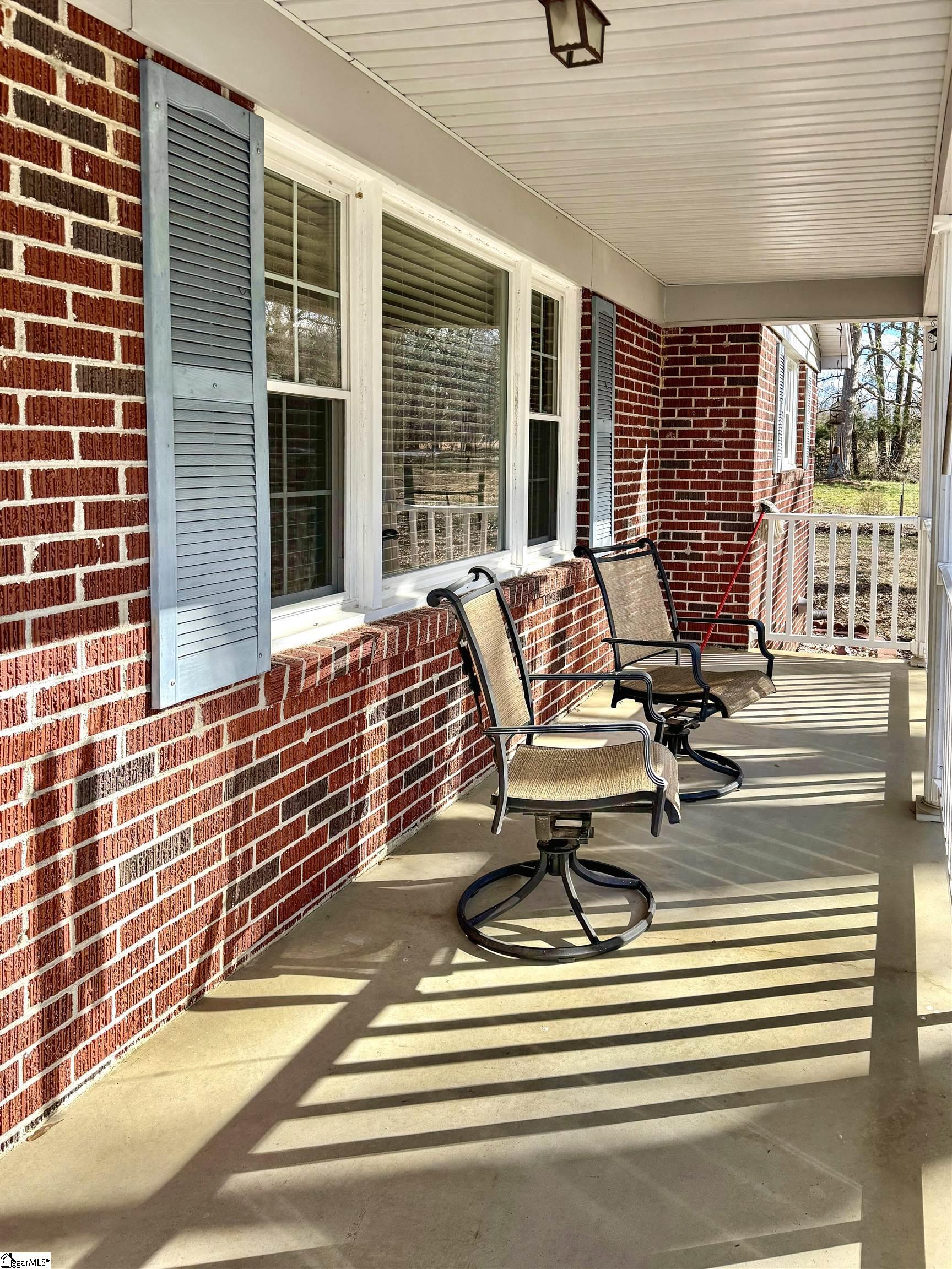 1460 Henderson Road Gray Court, SC 29645 - Photo 5 of 19 Gallery Image 5