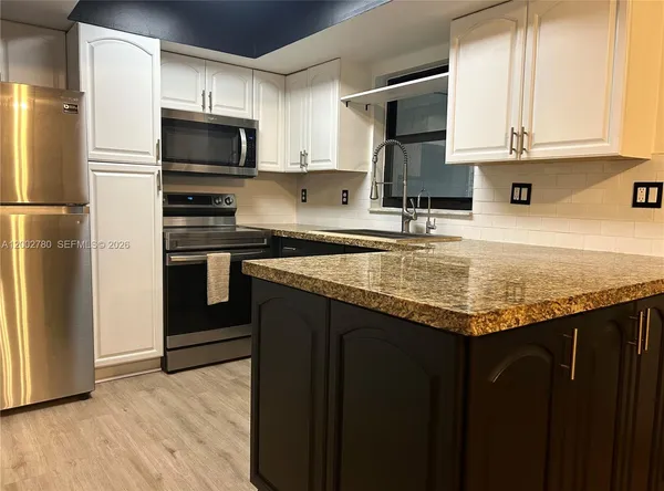 $2,500 | 10 Laredo Place, Davie, FL 33324