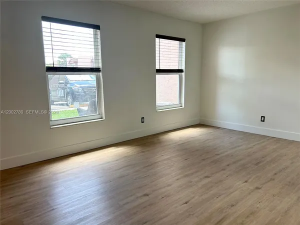 $2,500 | 10 Laredo Place, Davie, FL 33324