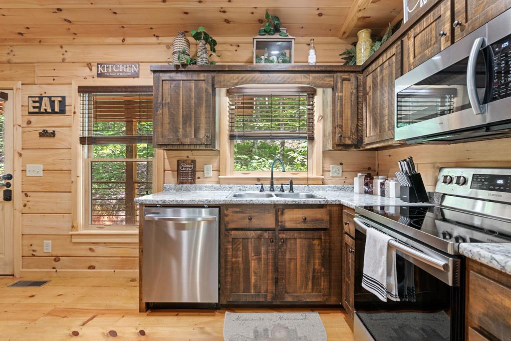 868 Granny Branch Drive Blue Ridge, GA 30513 - Photo 11 of 45 Gallery Image 11