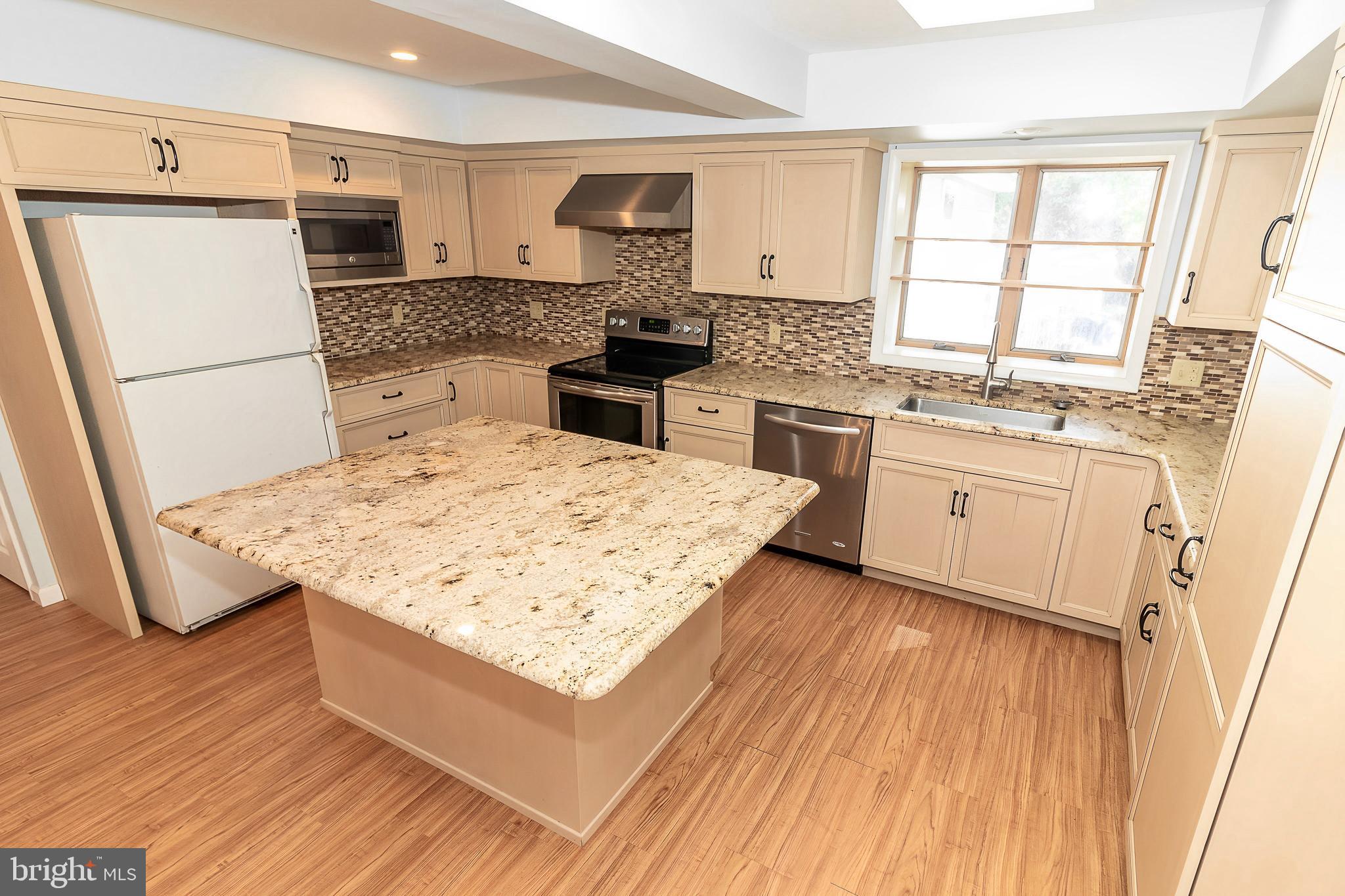 1033 Doe Run Road Coatesville, PA 19320 - Photo 4 of 12 Gallery Image 4