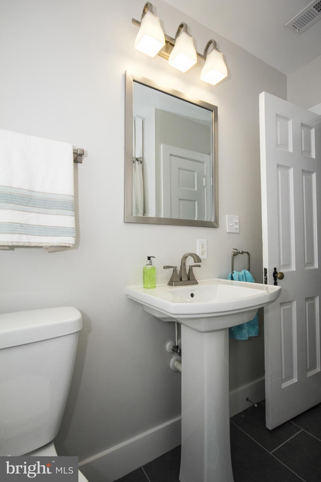 258 Ridge Avenue Towson, MD 21286 - Photo 13 of 24 Bath