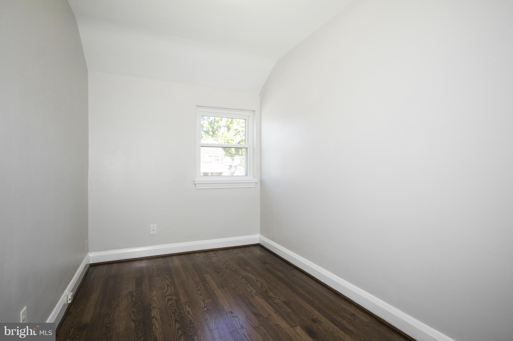 258 Ridge Avenue Towson, MD 21286 - Photo 18 of 24 Bedroom 3