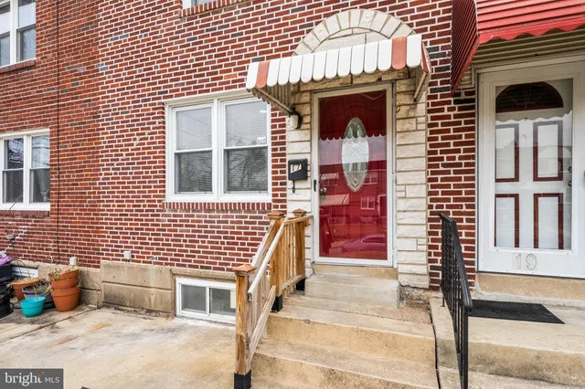 $240,000 | 17 Folcroft Avenue, Folcroft, PA 19032