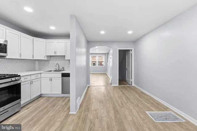 $240,000 | 17 Folcroft Avenue, Folcroft, PA 19032