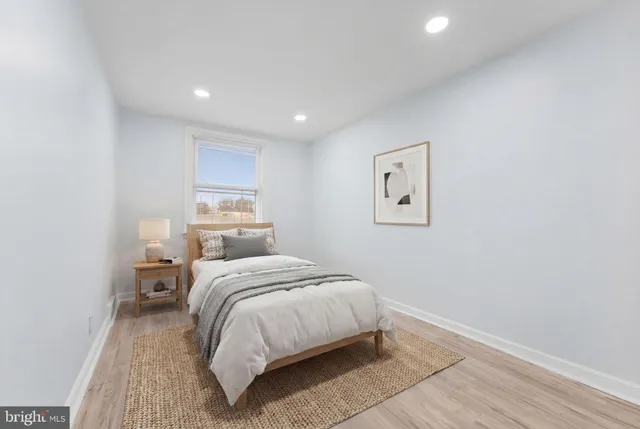 $240,000 | 17 Folcroft Avenue, Folcroft, PA 19032